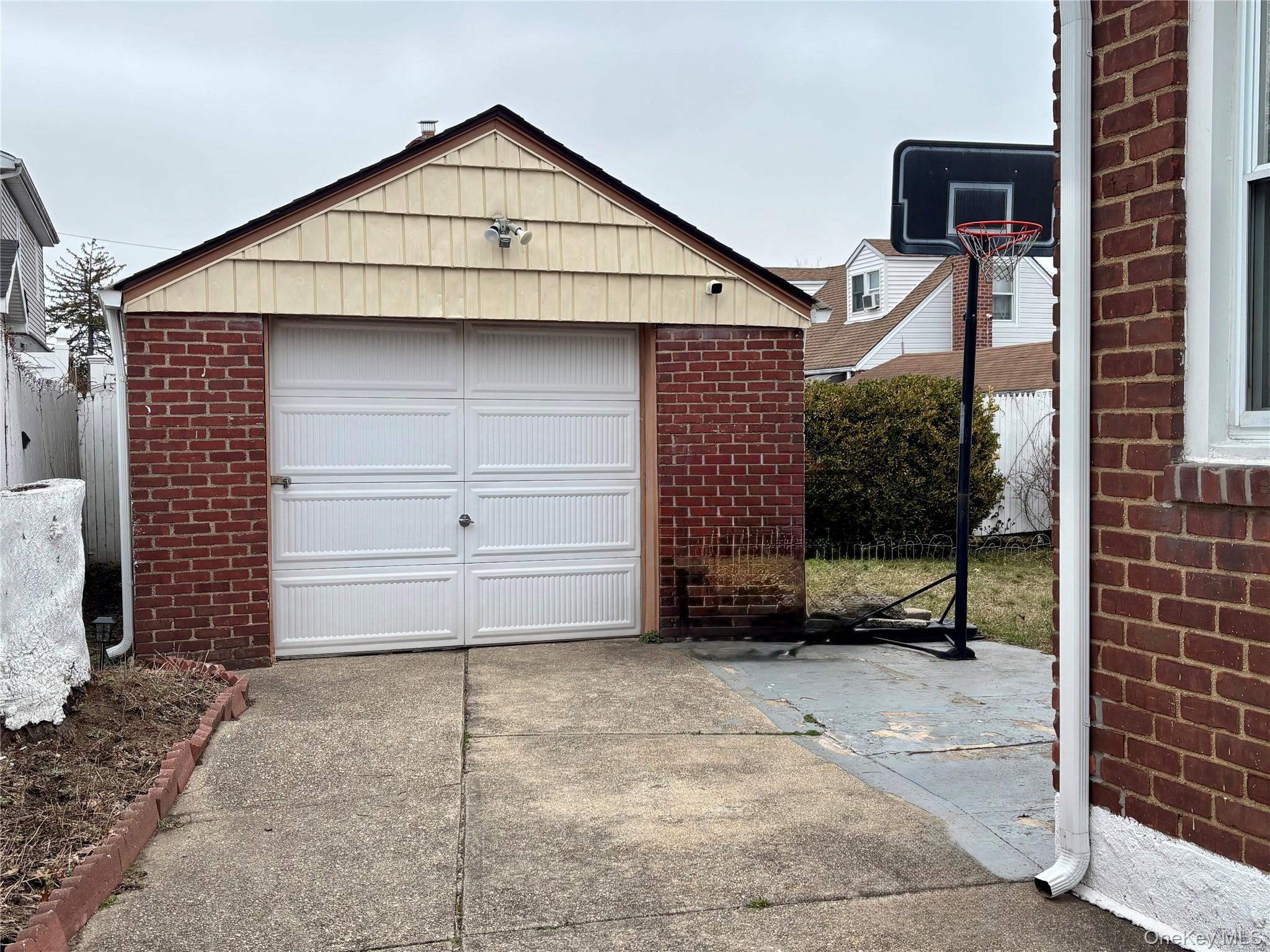 Single Family Catherine  Nassau County, NY 11003, MLS-975597-5