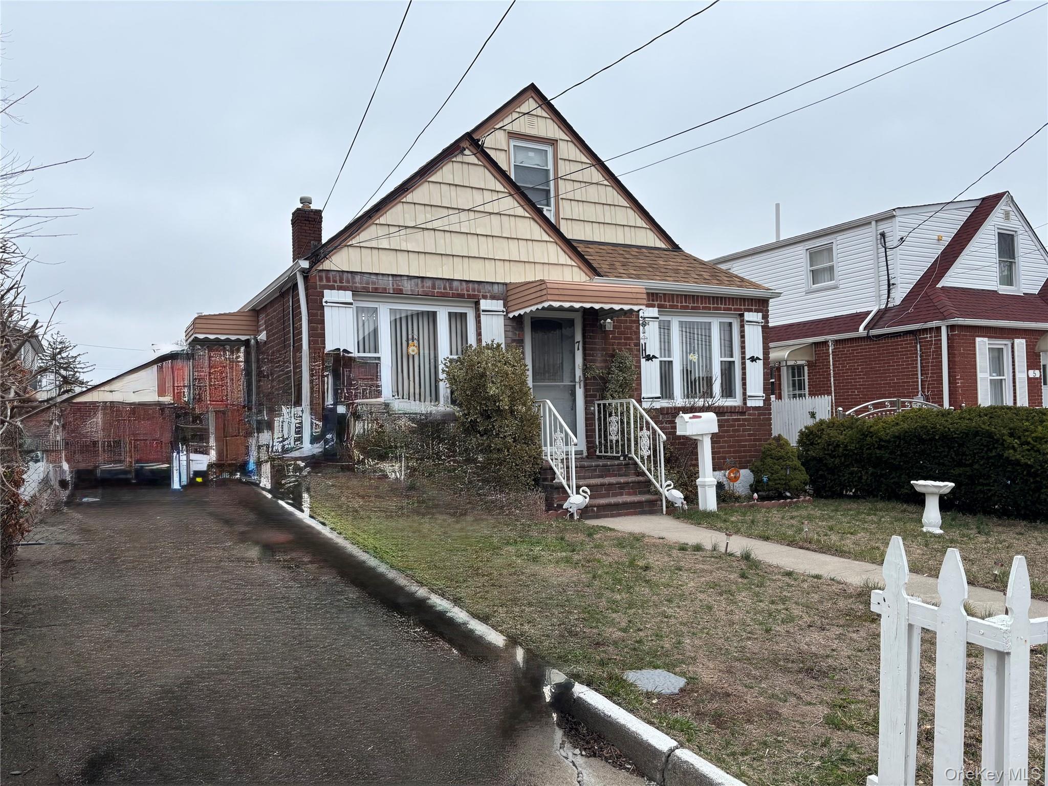 Single Family Catherine  Nassau County, NY 11003, MLS-975597-6
