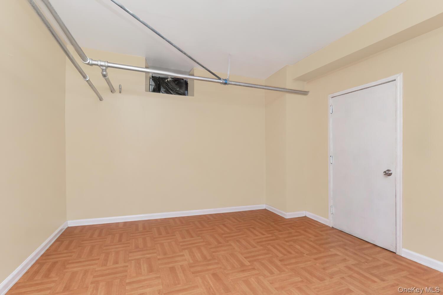 Single Family 179th  Bronx, NY 10453, MLS-975600-22