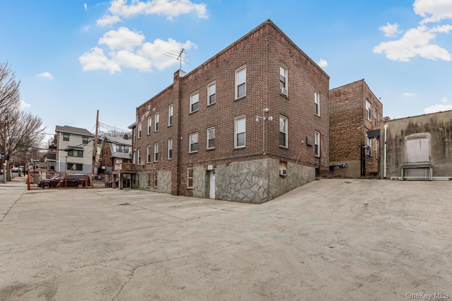 Single Family 179th  Bronx, NY 10453, MLS-975600-3