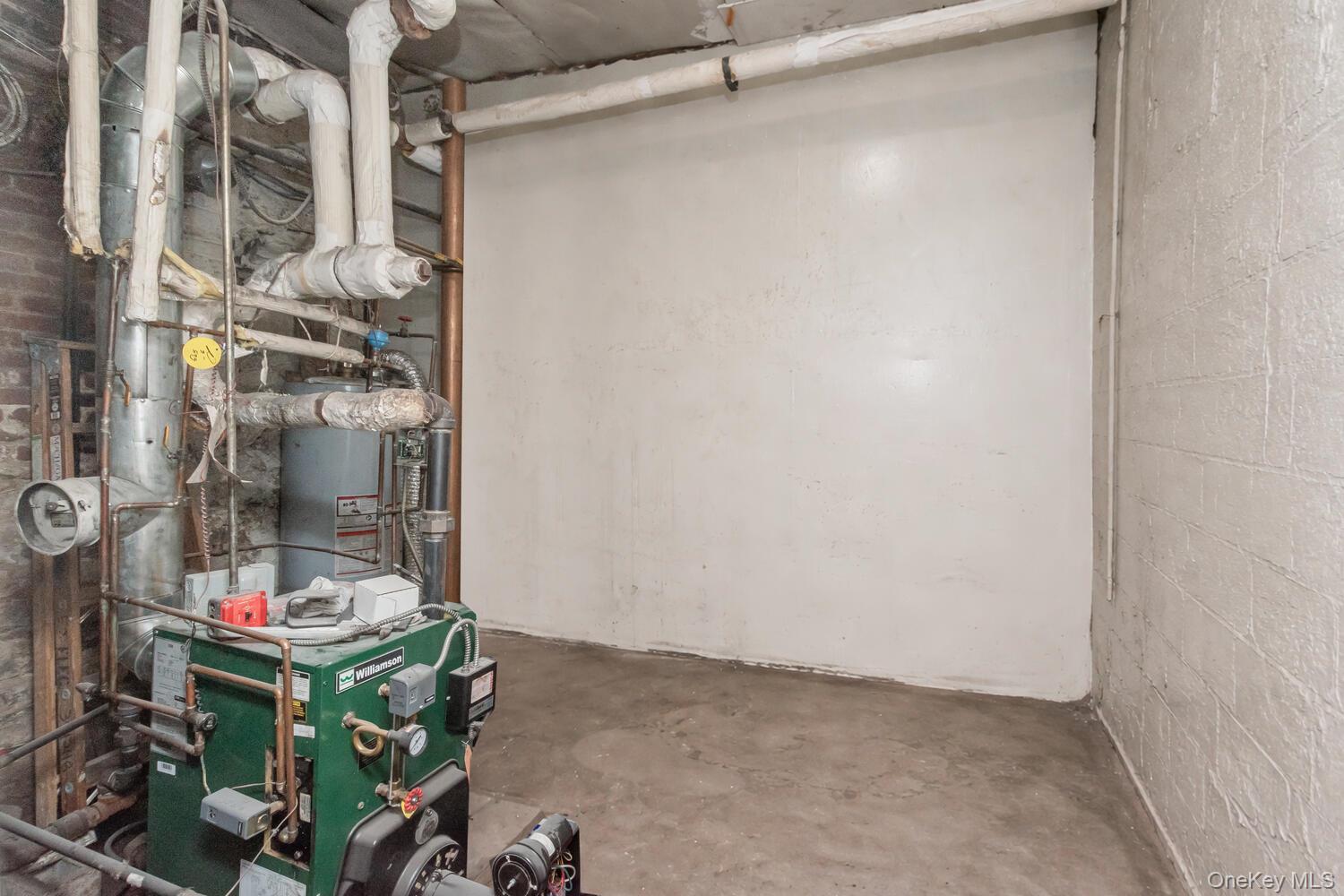 Single Family 179th  Bronx, NY 10453, MLS-975600-31