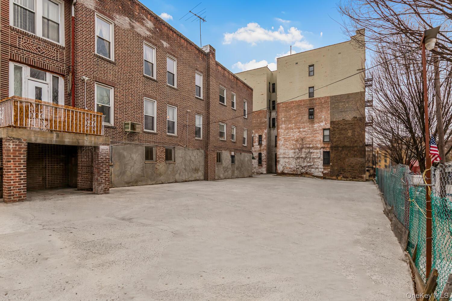 Single Family 179th  Bronx, NY 10453, MLS-975600-8