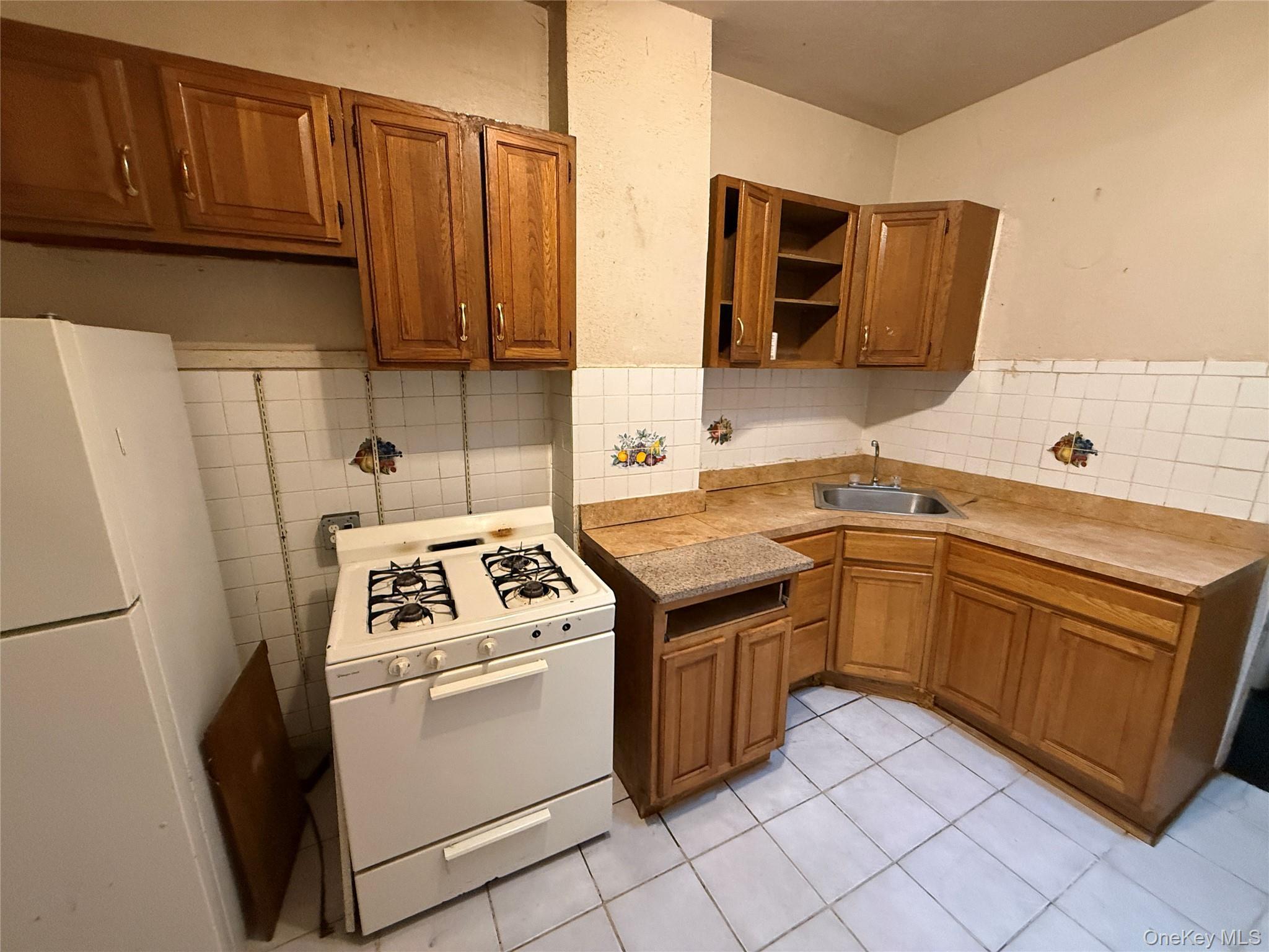 Single Family Dean  Brooklyn, NY 11233, MLS-975601-7