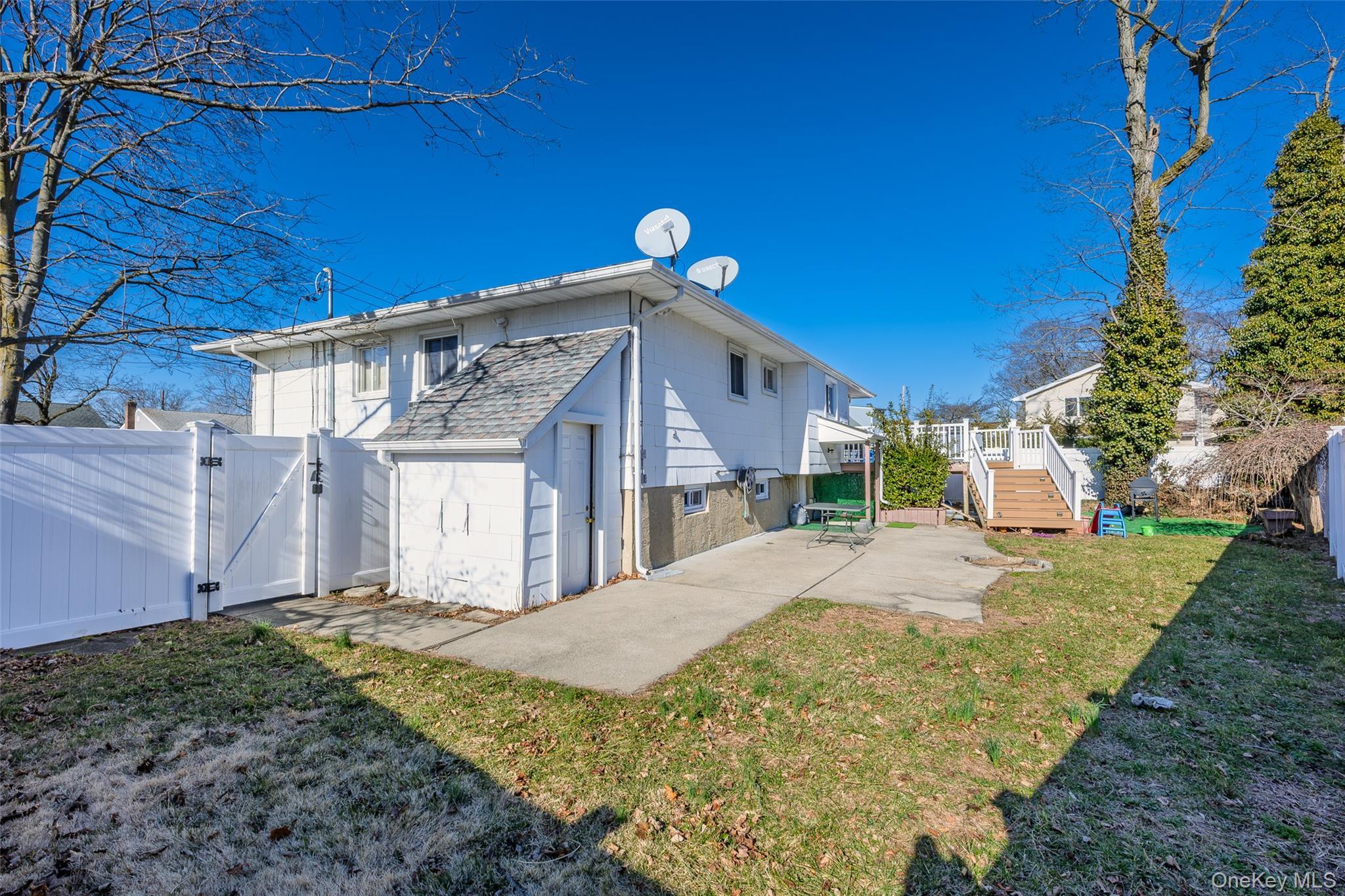 Single Family Beltagh  Nassau County, NY 11793, MLS-975605-3