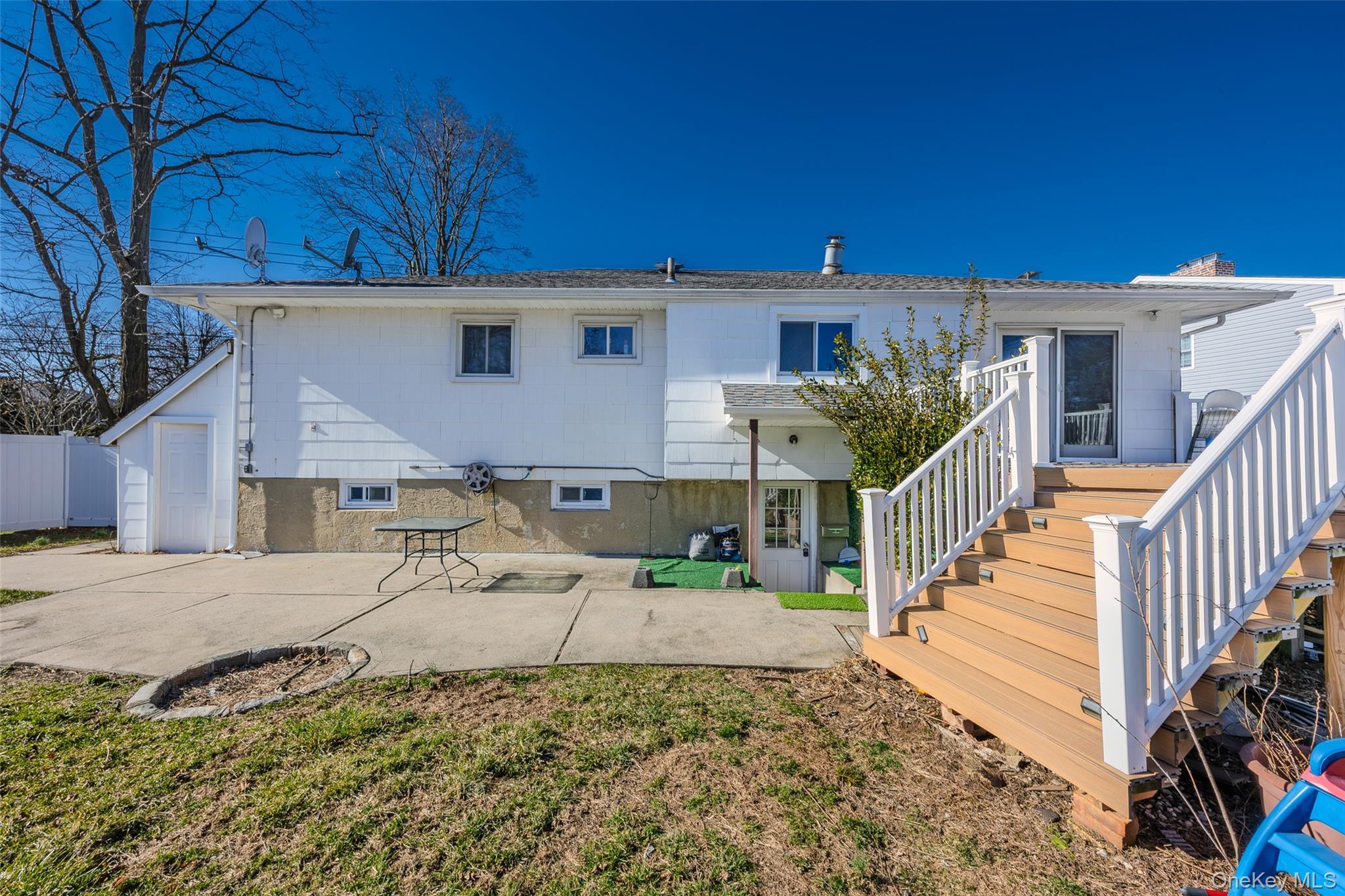 Single Family Beltagh  Nassau County, NY 11793, MLS-975605-4