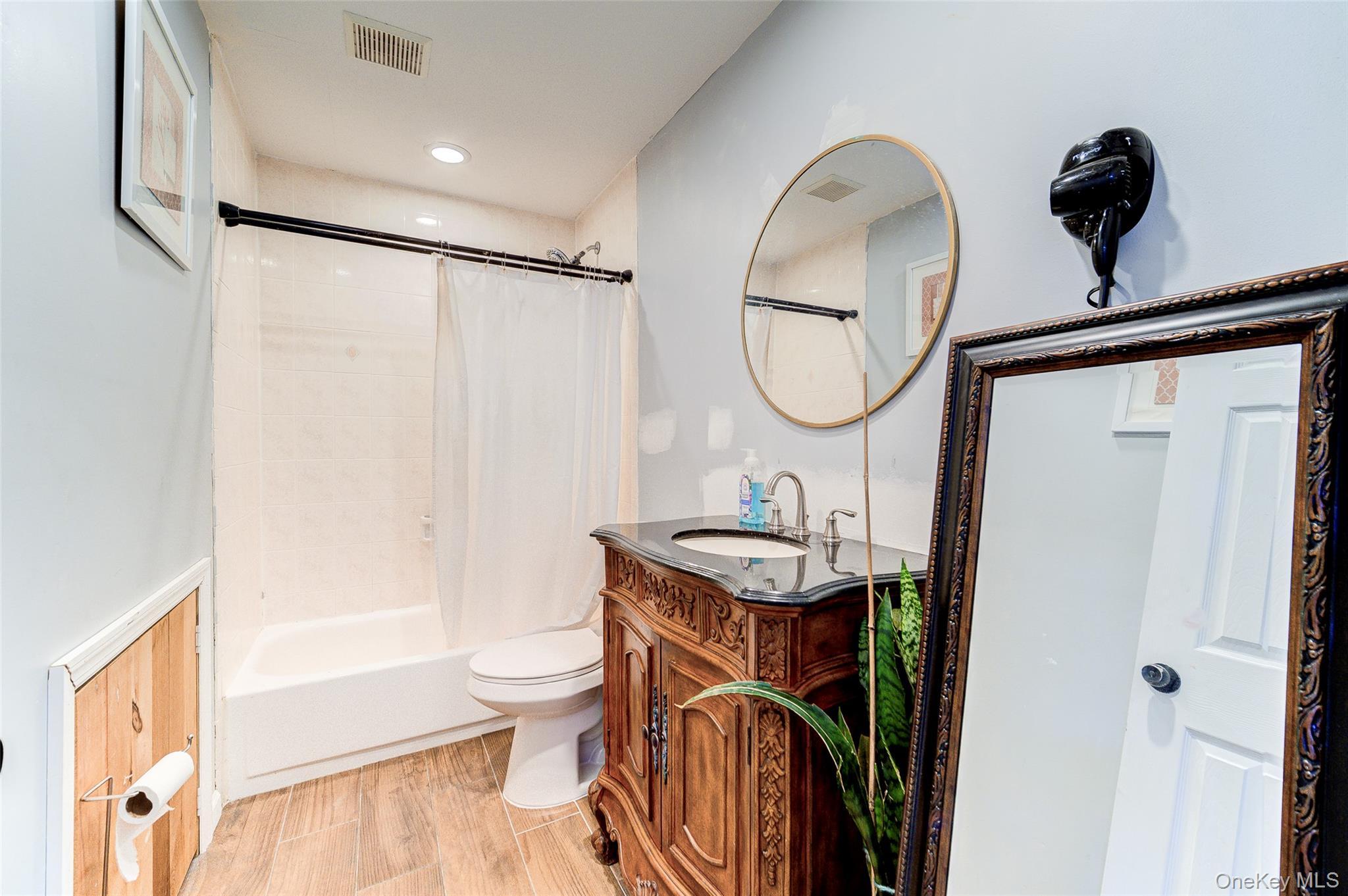 Single Family Grove  Ulster County, NY 12528, MLS-975609-20