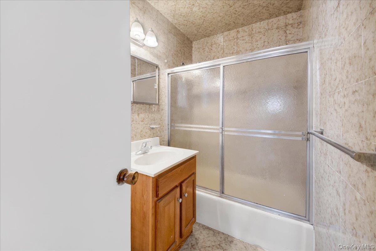 Single Family Haight  Bronx, NY 10461, MLS-975617-22