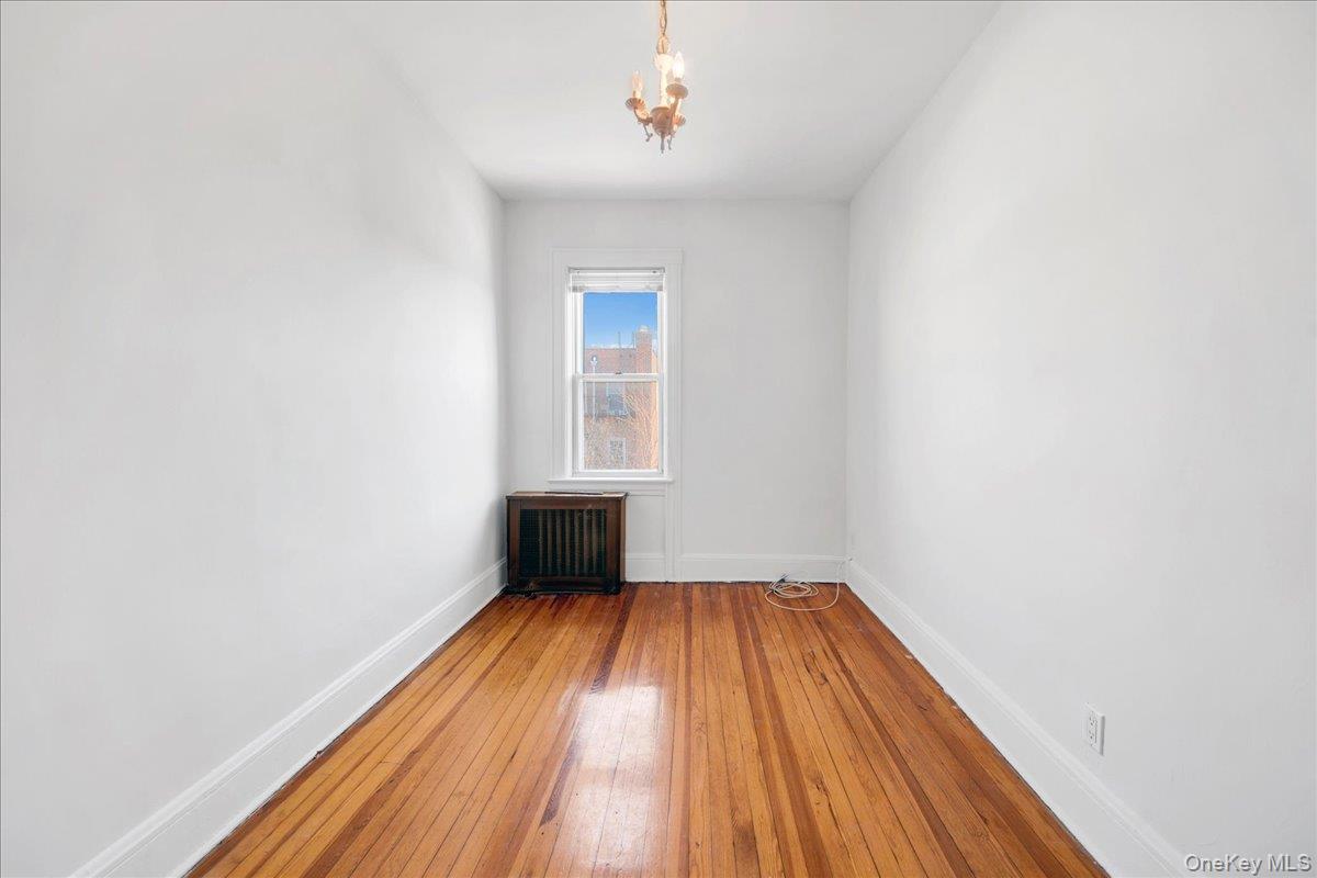 Single Family Haight  Bronx, NY 10461, MLS-975617-24
