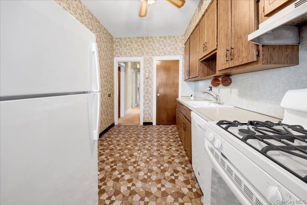 Single Family Haight  Bronx, NY 10461, MLS-975617-6