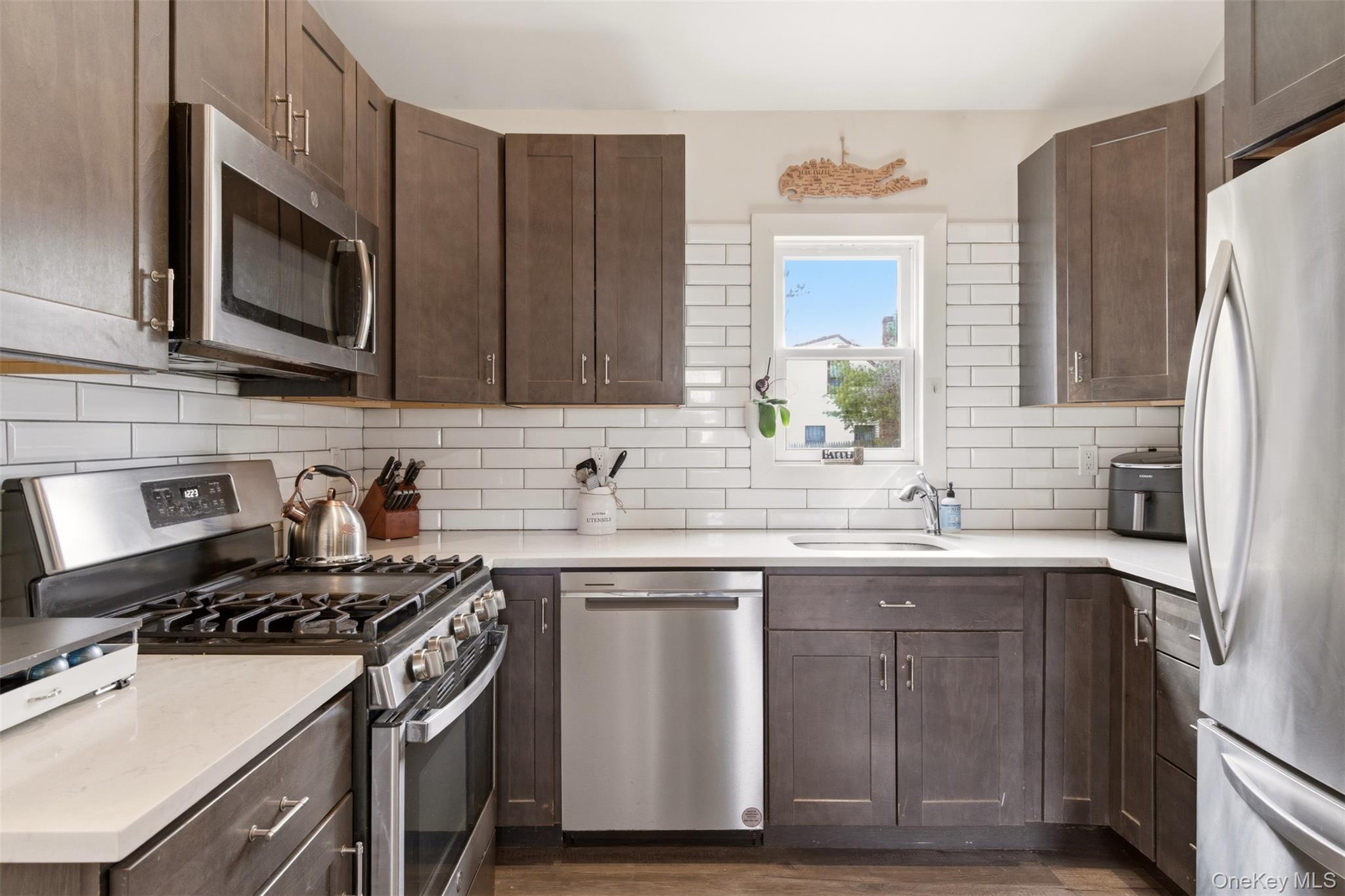 Single Family 4th  Suffolk County, NY 11731, MLS-975619-10