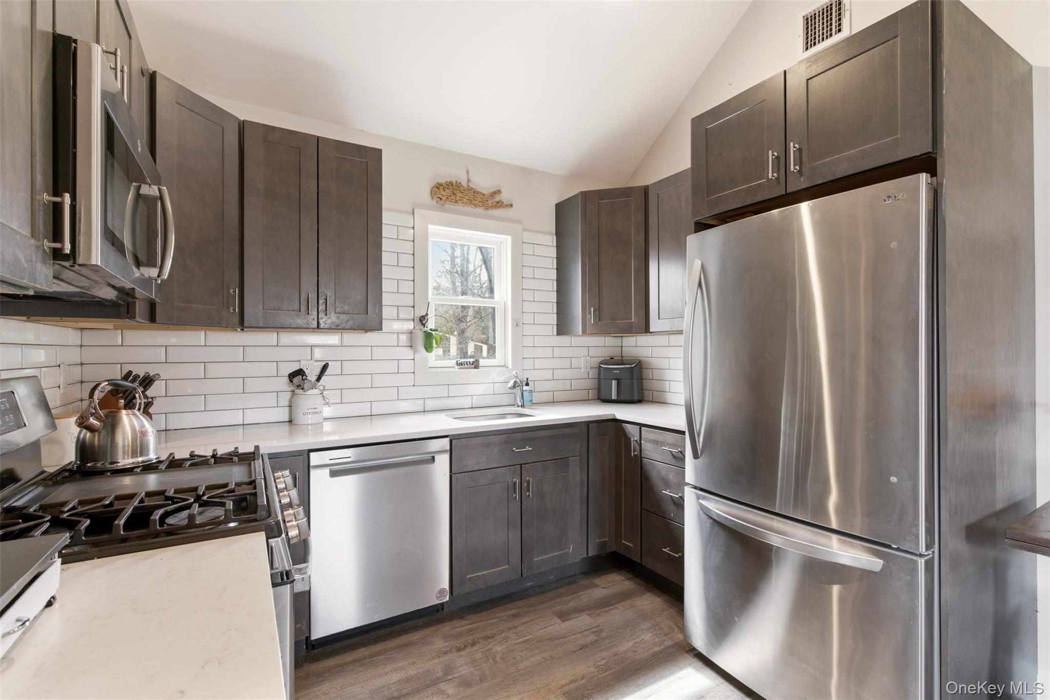 Single Family 4th  Suffolk County, NY 11731, MLS-975619-11