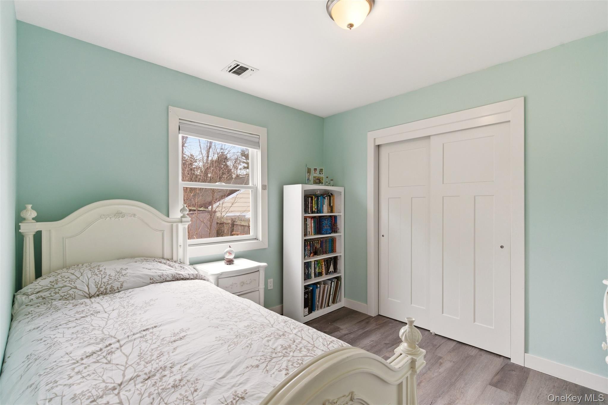 Single Family 4th  Suffolk County, NY 11731, MLS-975619-14