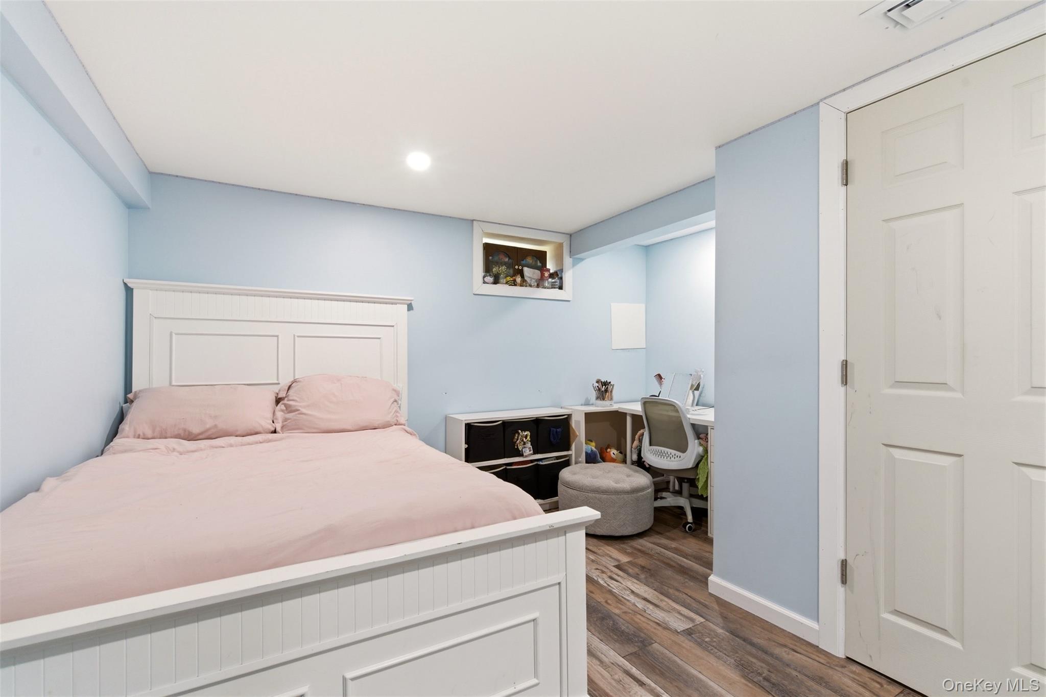 Single Family 4th  Suffolk County, NY 11731, MLS-975619-17