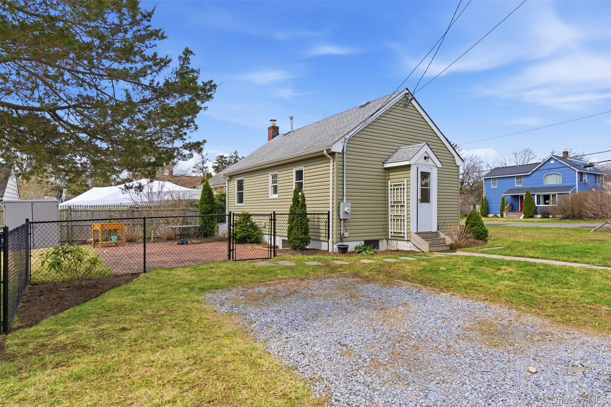 Single Family 4th  Suffolk County, NY 11731, MLS-975619-21