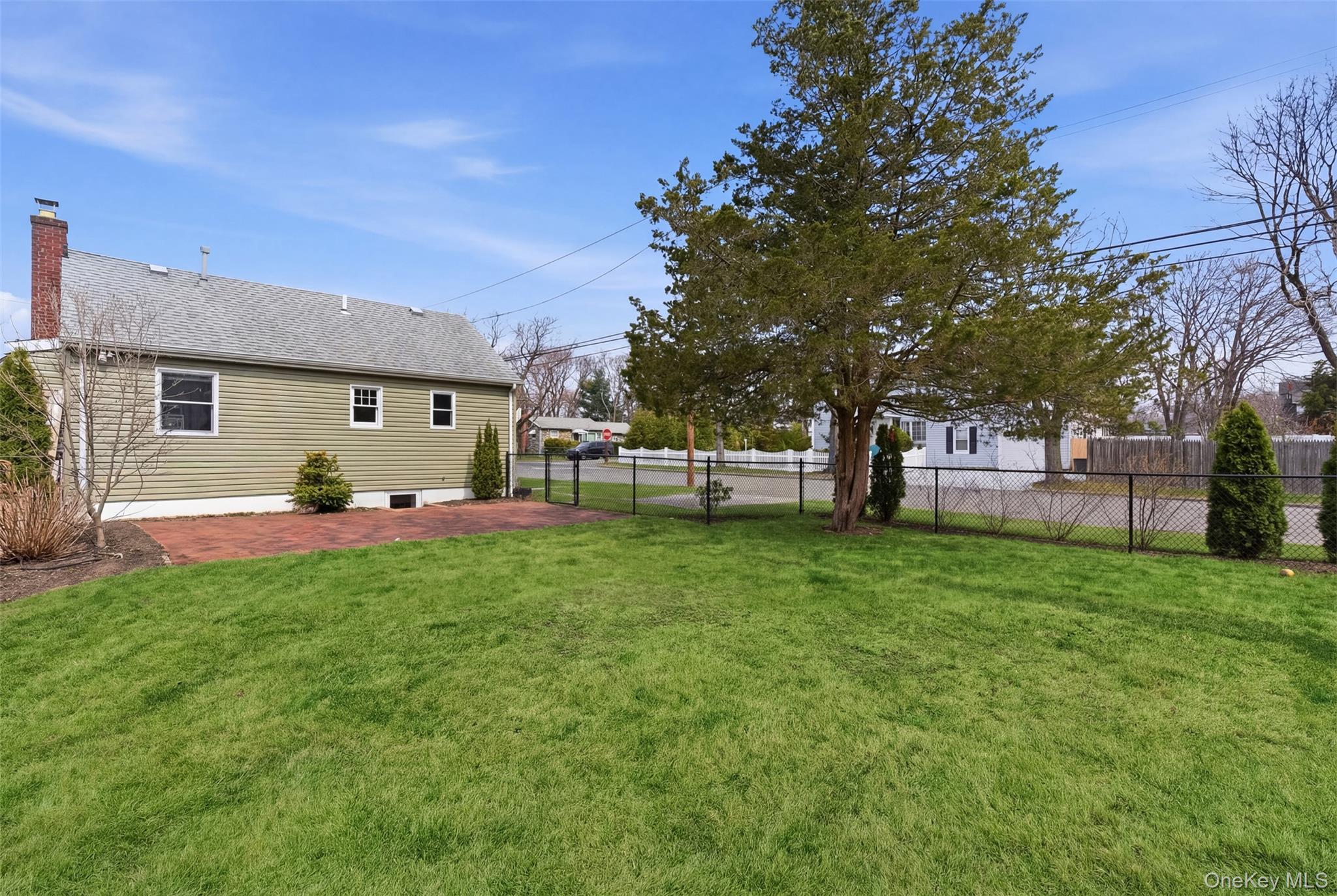 Single Family 4th  Suffolk County, NY 11731, MLS-975619-23