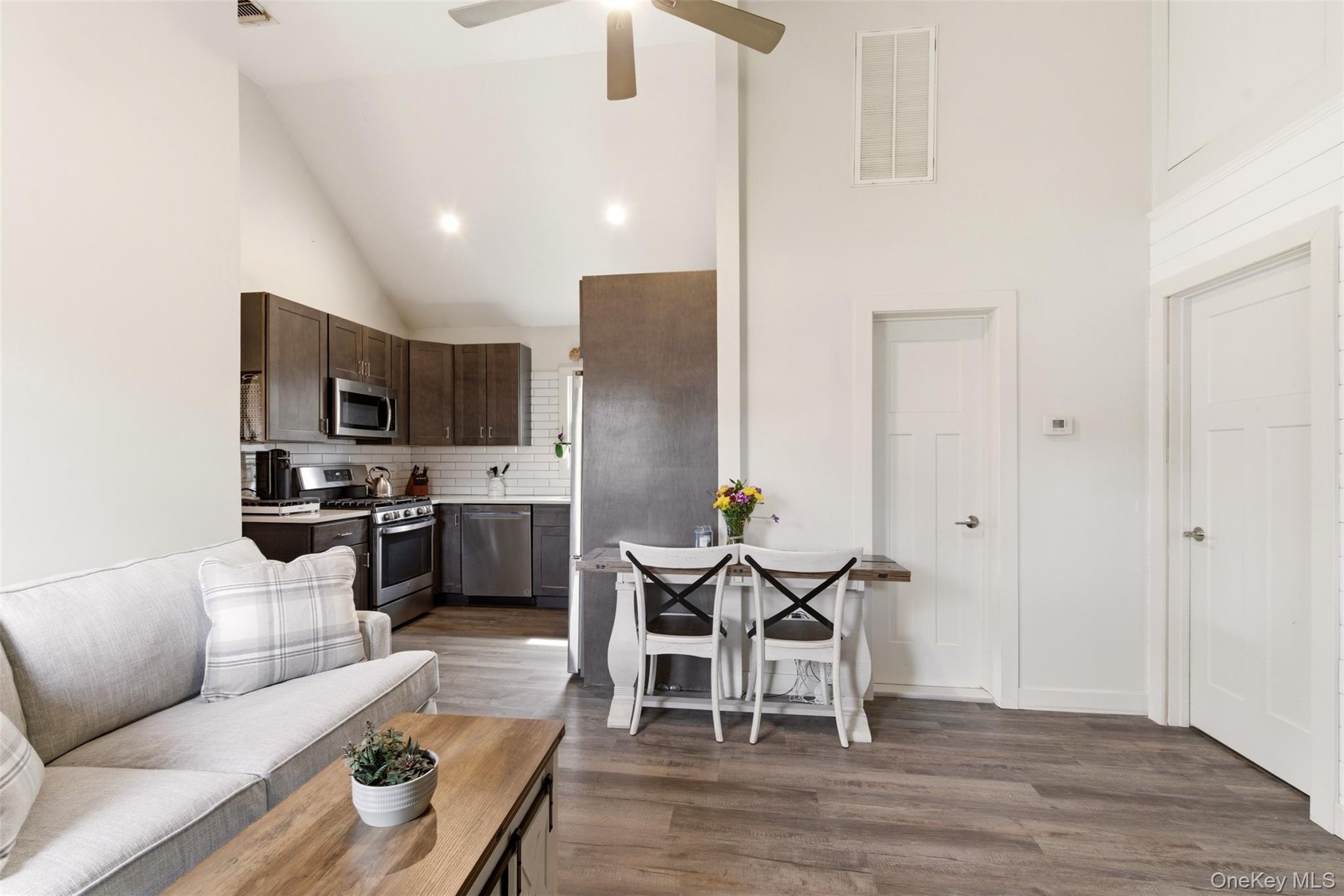 Single Family 4th  Suffolk County, NY 11731, MLS-975619-7