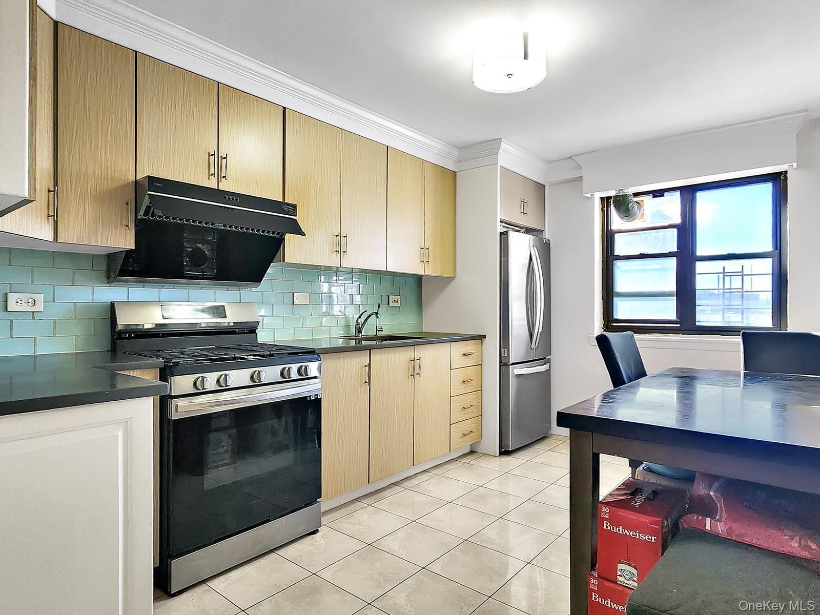 Coop 137th  Queens, NY 11354, MLS-975620-4