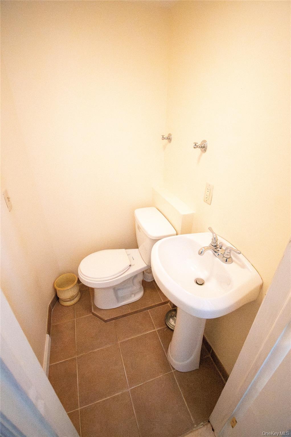 Single Family 2nd  Nassau County, NY 11520, MLS-975694-34