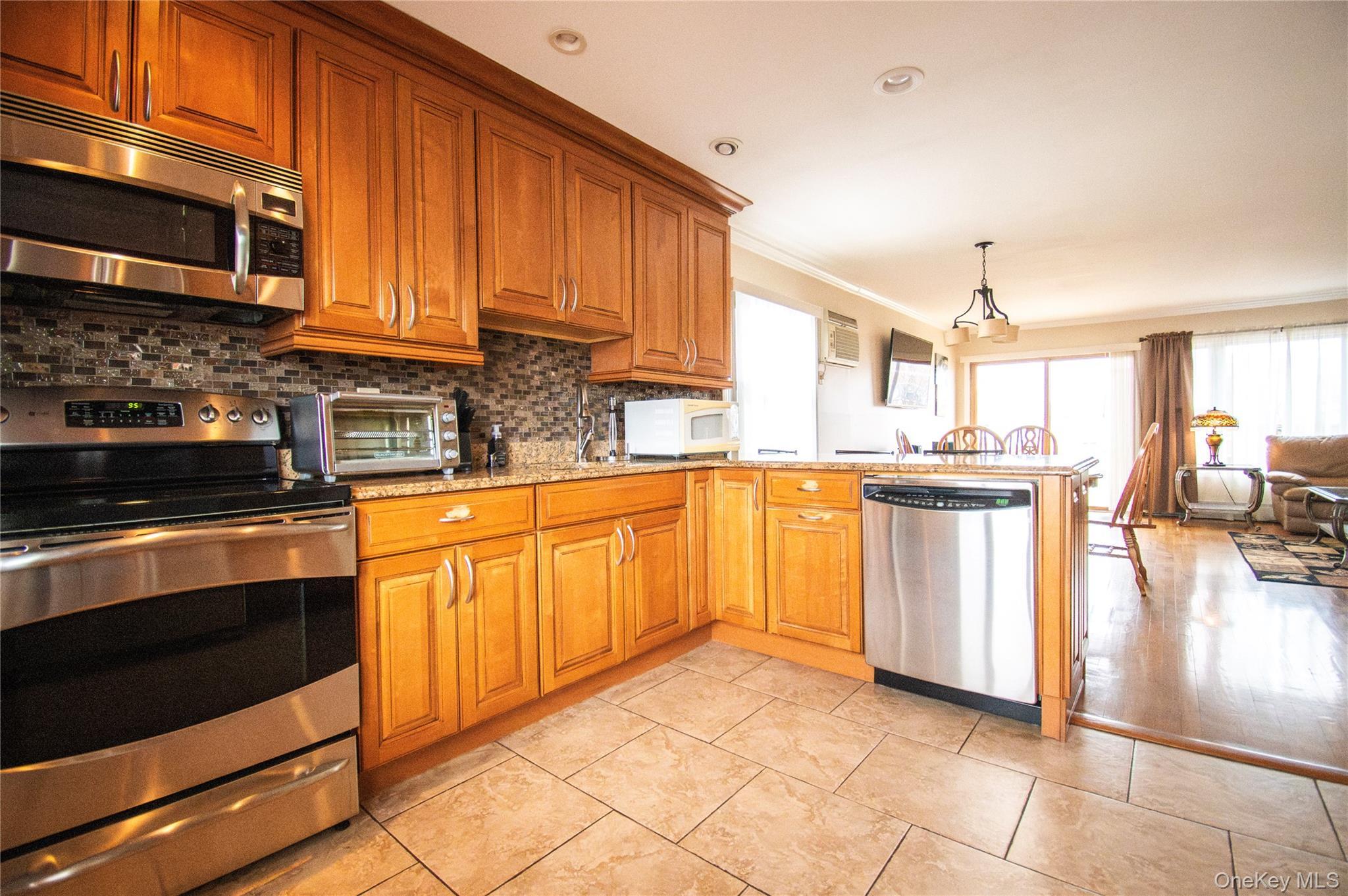 Single Family 2nd  Nassau County, NY 11520, MLS-975694-8