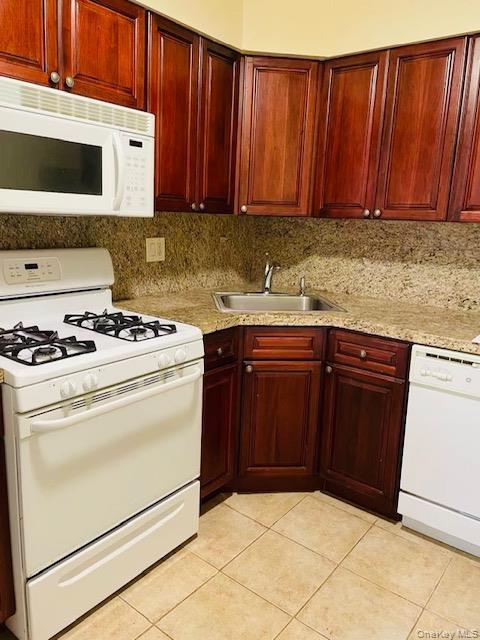 Condo 64th  Queens, NY 11364, MLS-975696-2