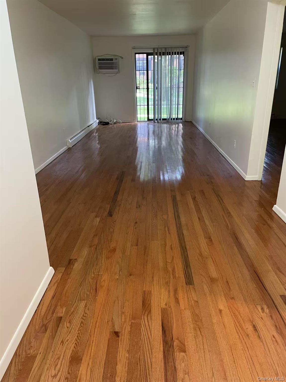 Condo 64th  Queens, NY 11364, MLS-975696-4