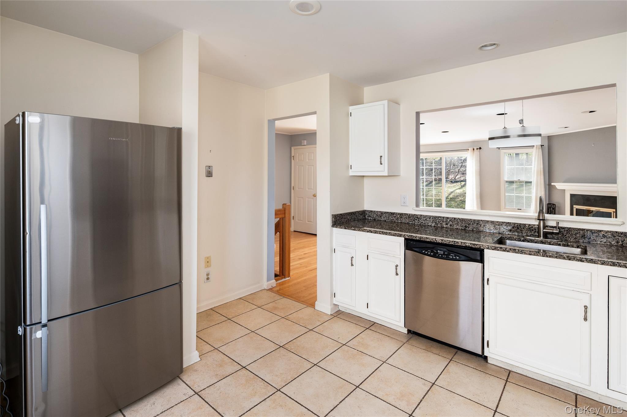 Single Family Regent  Westchester County, NY 10549, MLS-975699-11