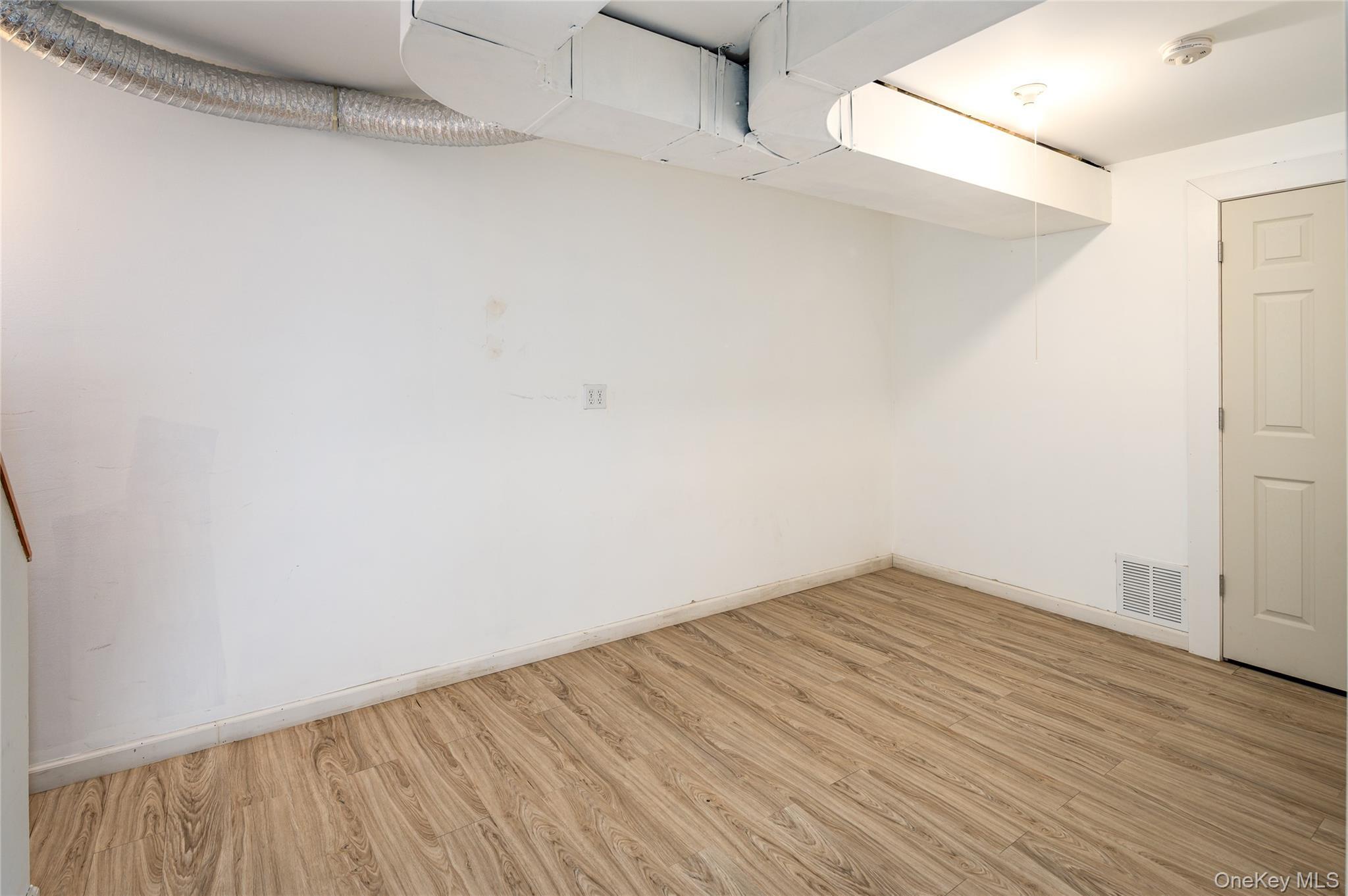 Single Family Regent  Westchester County, NY 10549, MLS-975699-27