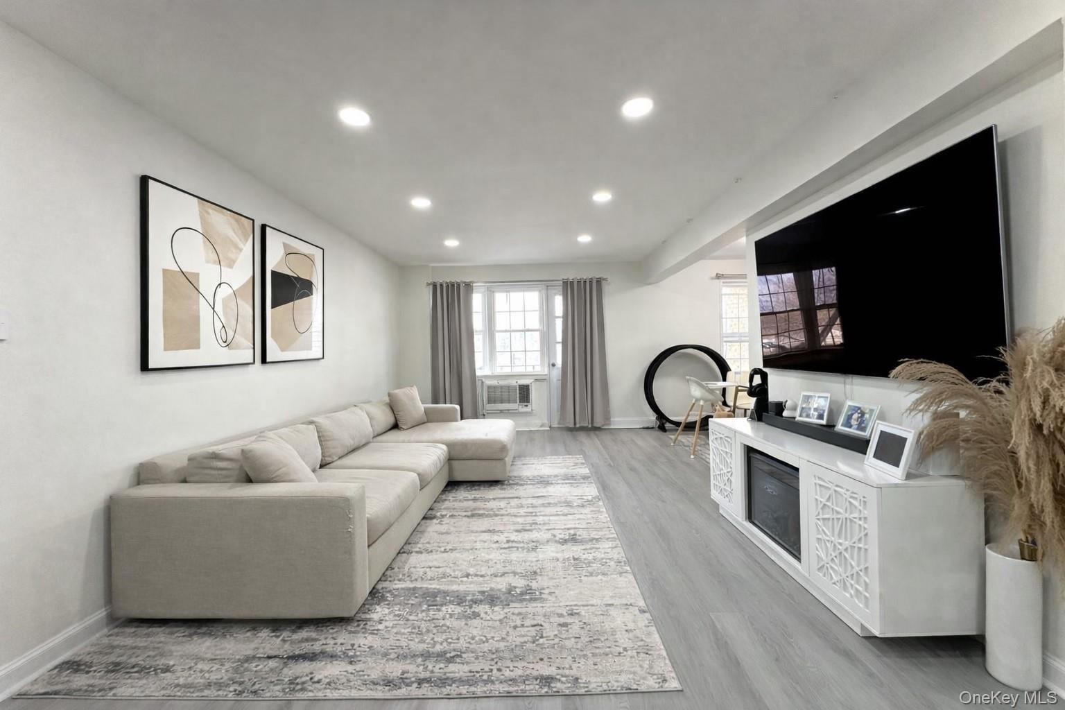 Condo 84th  Queens, NY 11414, MLS-975700-2