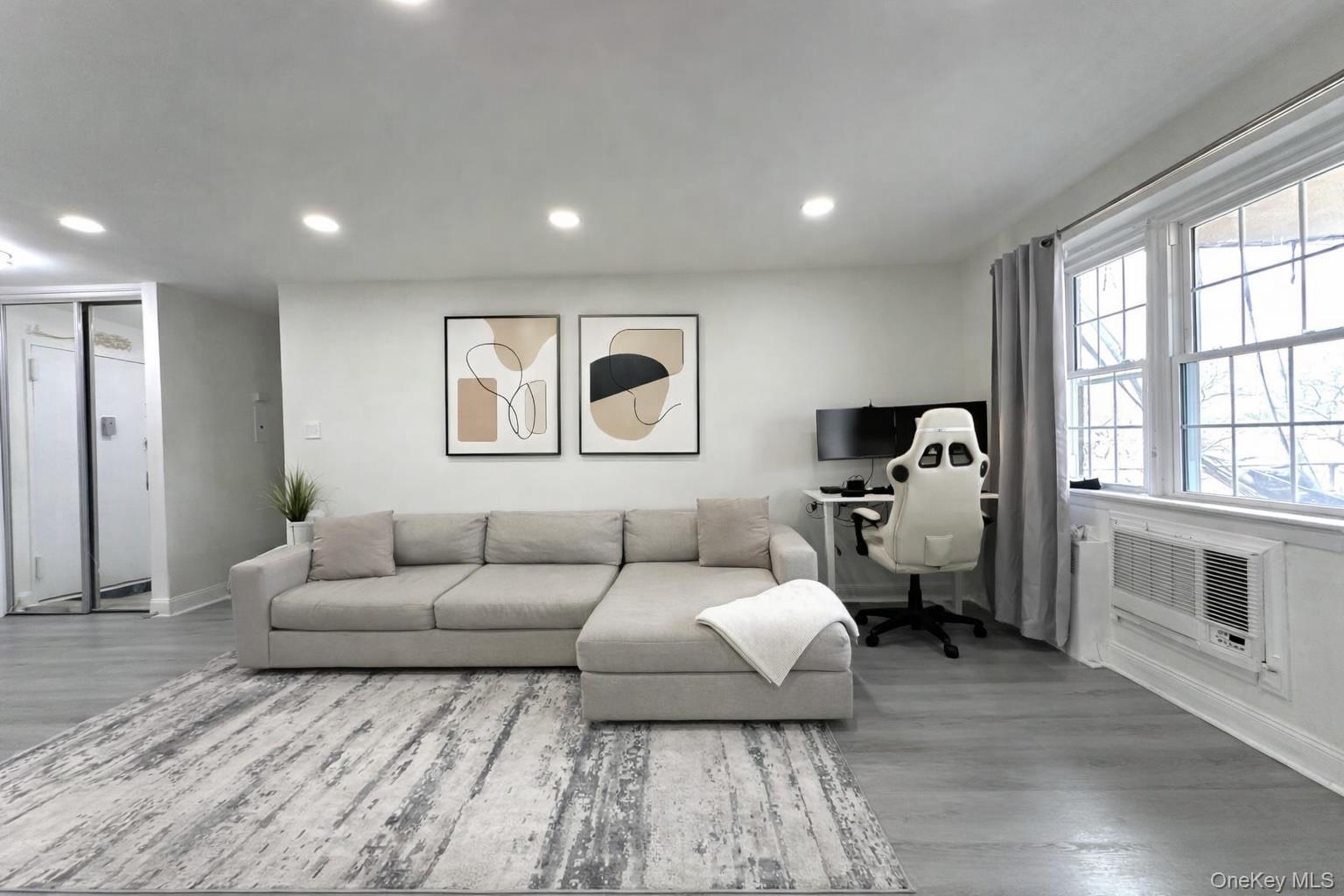 Condo 84th  Queens, NY 11414, MLS-975700-3