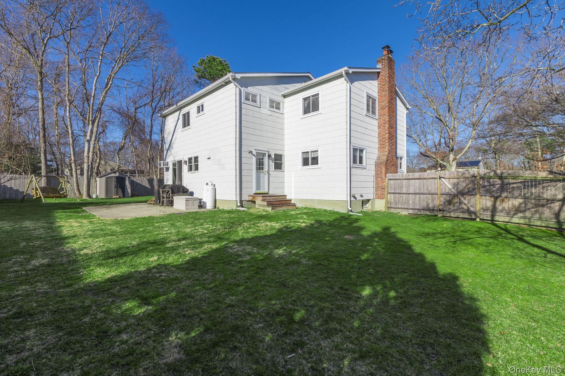 Single Family Oak  Suffolk County, NY 11763, MLS-975705-16