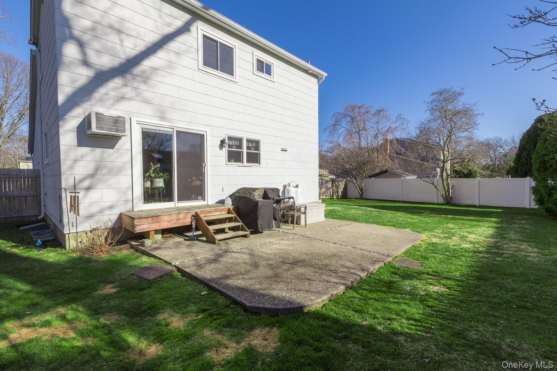 Single Family Oak  Suffolk County, NY 11763, MLS-975705-17