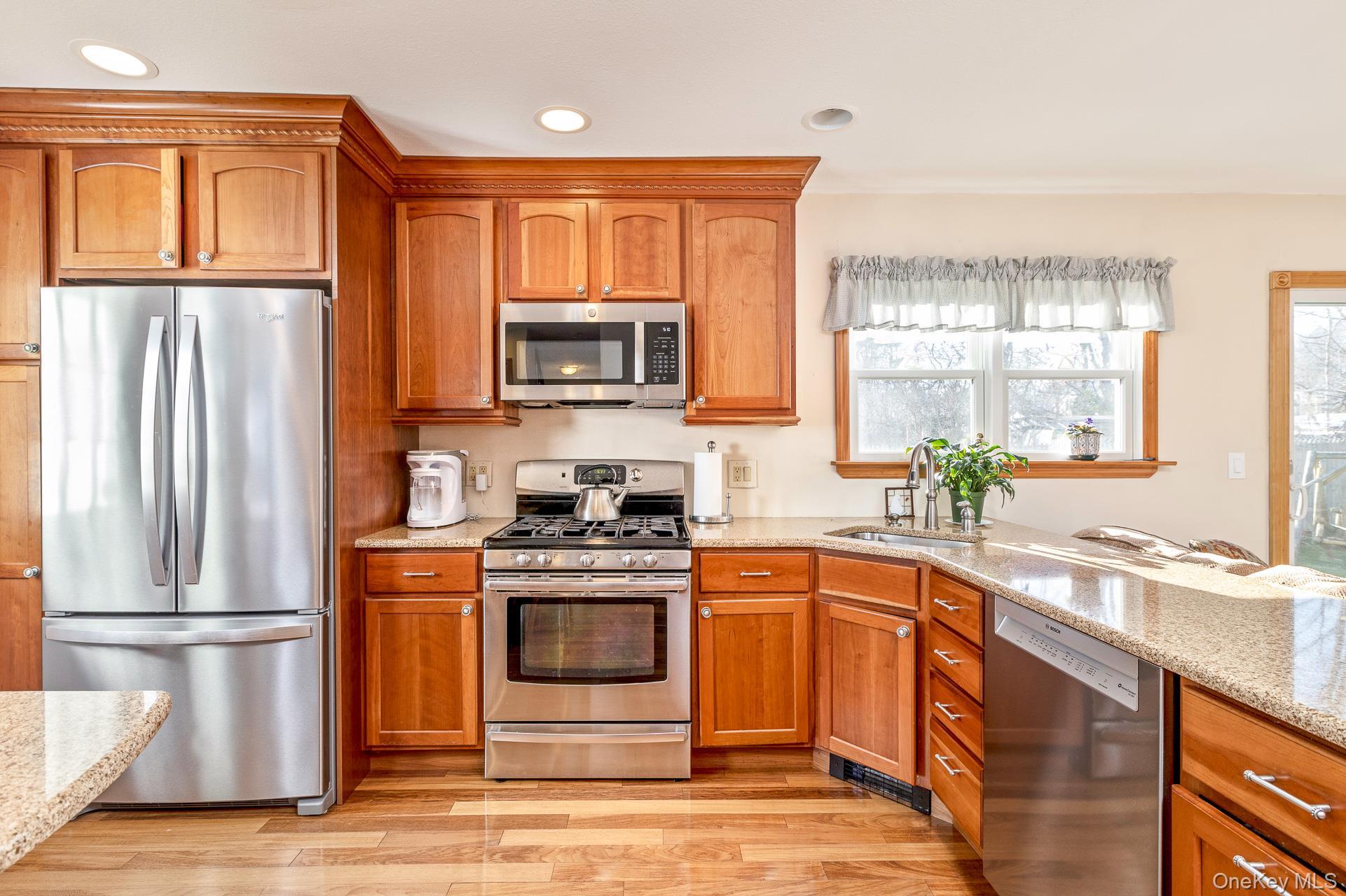 Single Family Oak  Suffolk County, NY 11763, MLS-975705-3