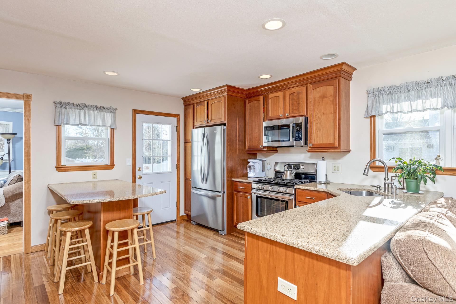 Single Family Oak  Suffolk County, NY 11763, MLS-975705-5