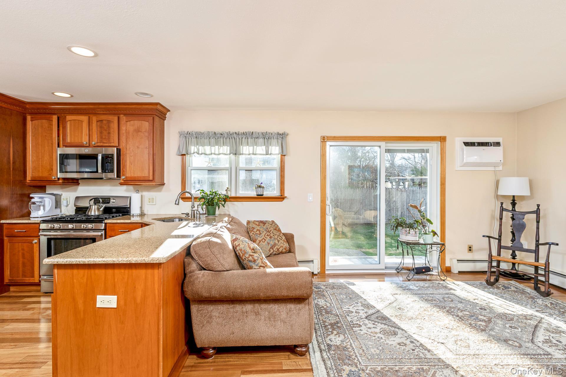 Single Family Oak  Suffolk County, NY 11763, MLS-975705-6