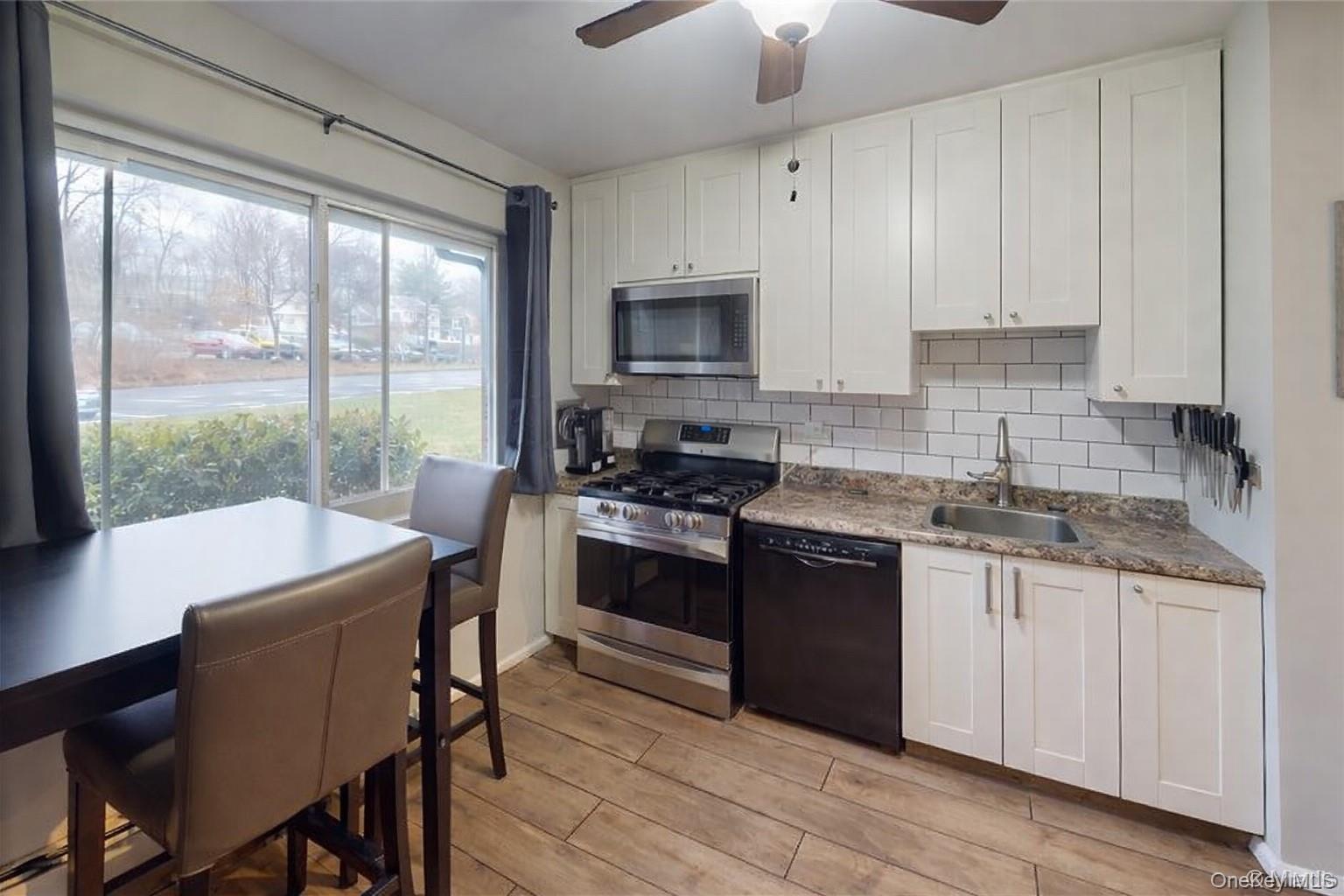 Condo Blue Hill Rockland County, NY 10962, MLS-975706-2