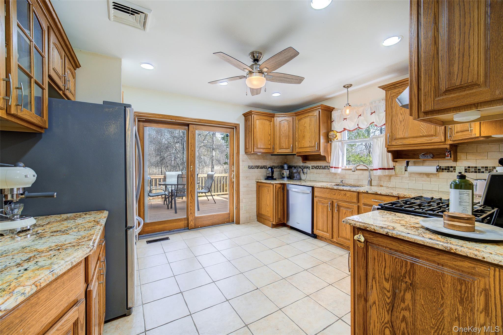 Single Family Lake Dutchess County, NY 12533, MLS-975708-18