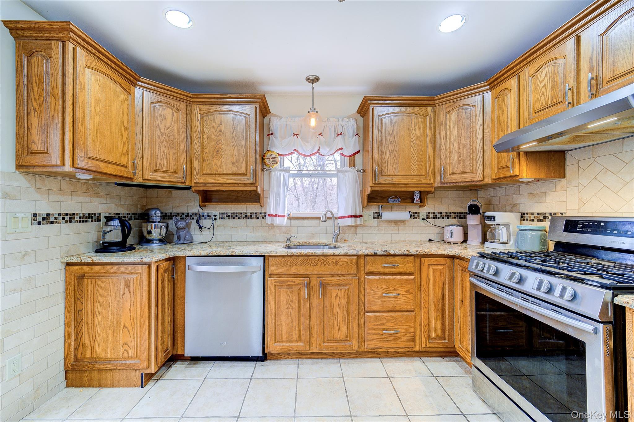 Single Family Lake Dutchess County, NY 12533, MLS-975708-20