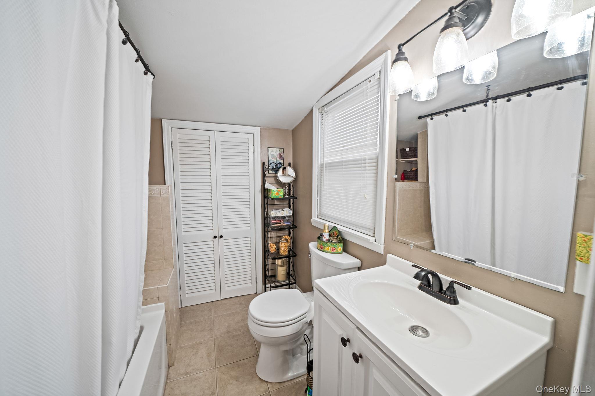 Single Family Rosemont  Suffolk County, NY 11738, MLS-975733-20