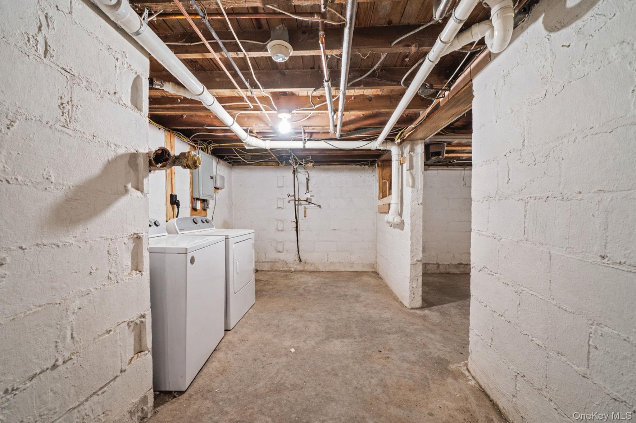 Single Family Rosemont  Suffolk County, NY 11738, MLS-975733-27