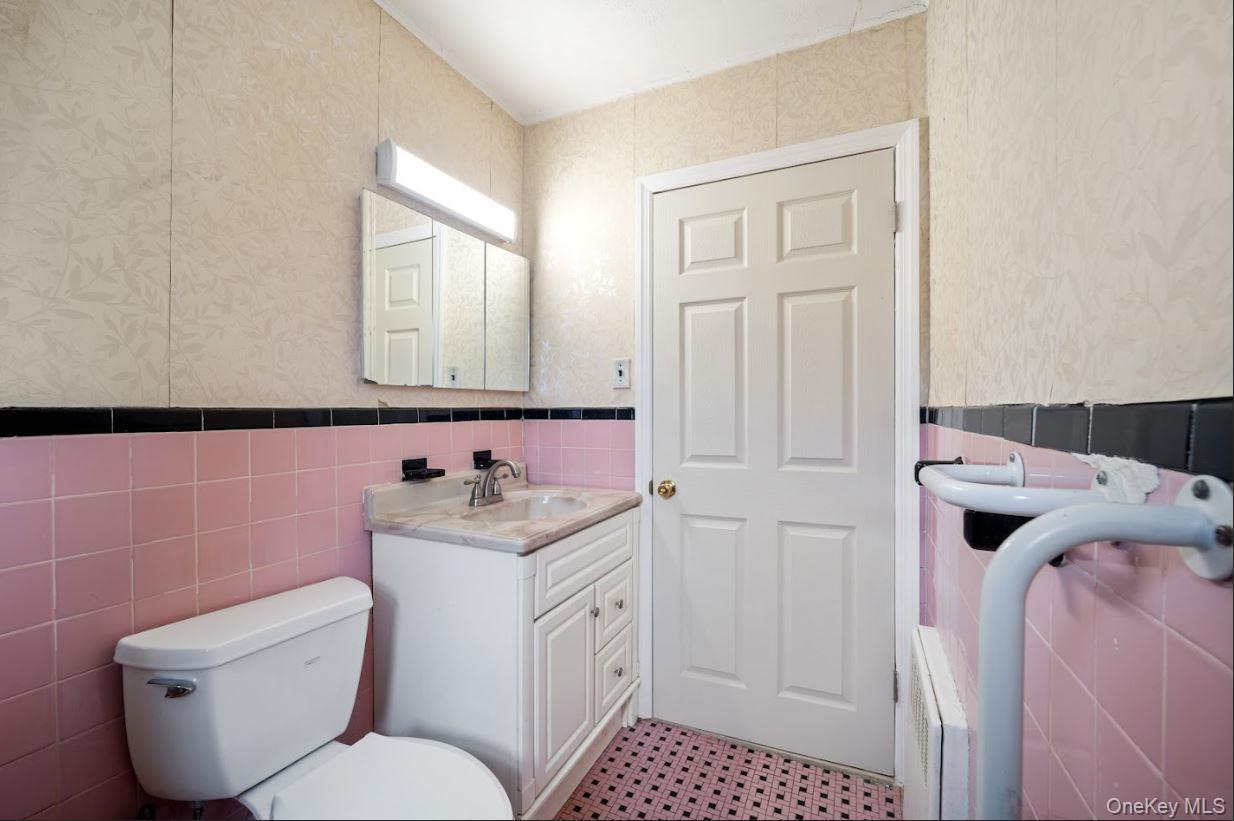 Single Family 145th Queens, NY 11413, MLS-975737-10