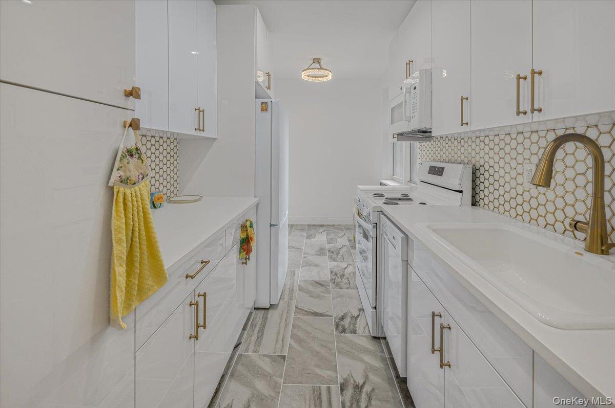 Coop 79th  Queens, NY 11372, MLS-975749-8