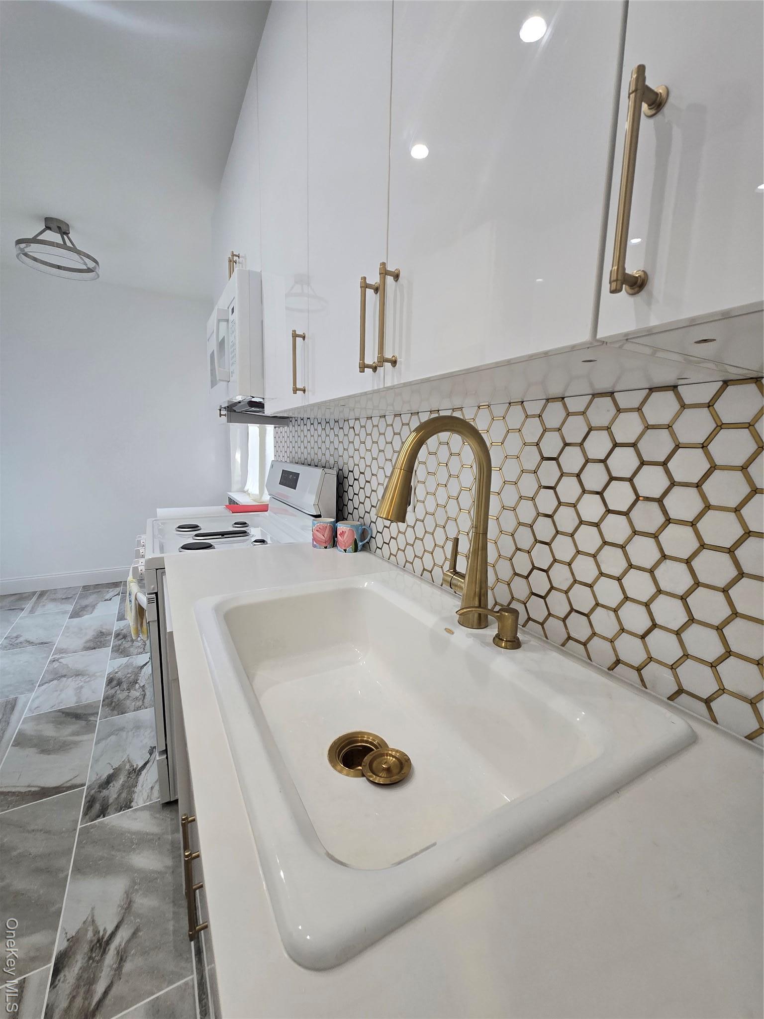 Coop 79th  Queens, NY 11372, MLS-975749-9