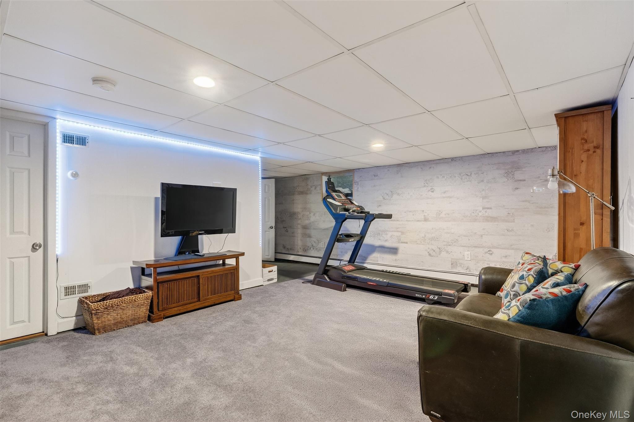 Single Family Closs  Dutchess County, NY 12572, MLS-975760-15