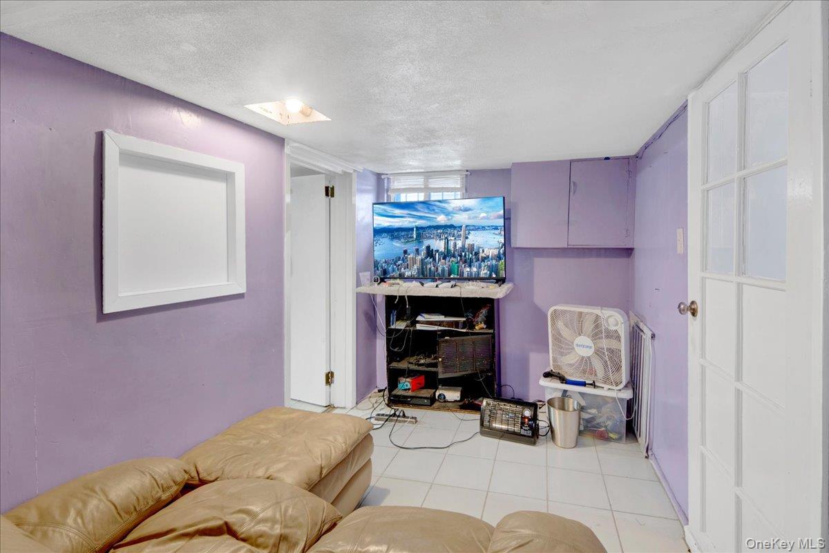 Single Family Boyd  Bronx, NY 10466, MLS-975773-18