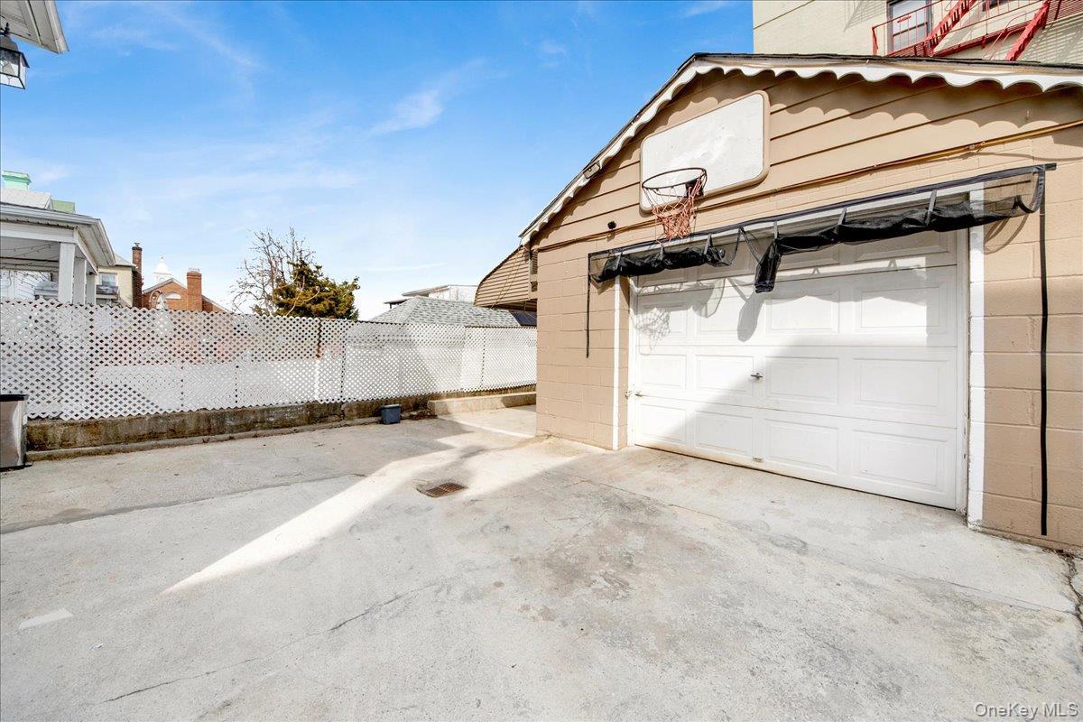 Single Family Boyd  Bronx, NY 10466, MLS-975773-21