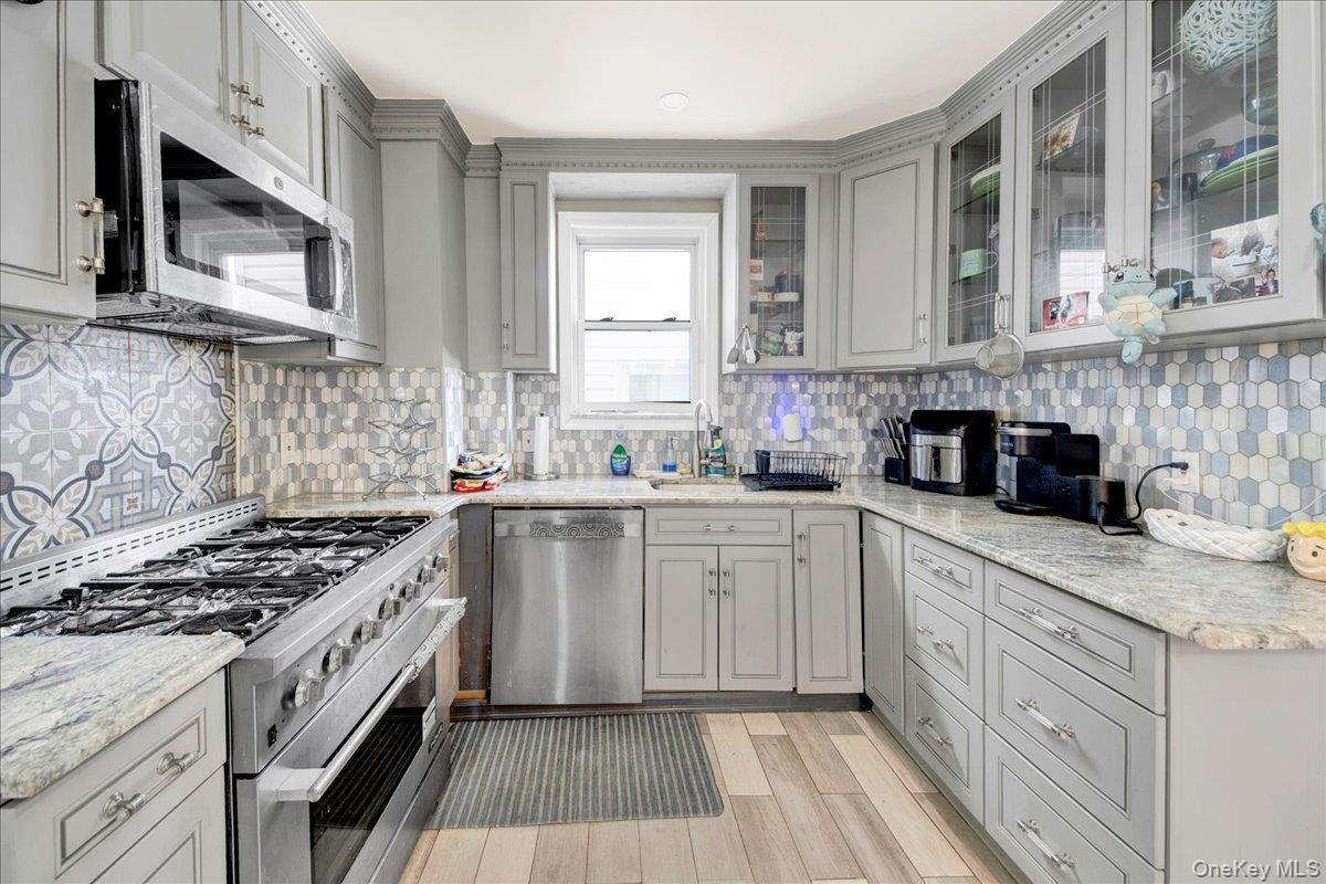 Single Family Boyd  Bronx, NY 10466, MLS-975773-9