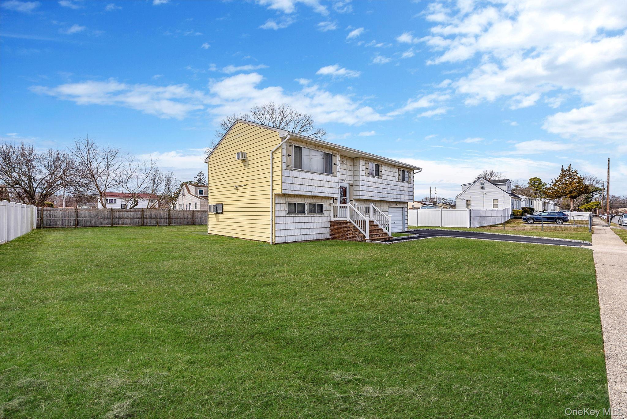 Single Family Centerwood  Suffolk County, NY 11704, MLS-975783-2