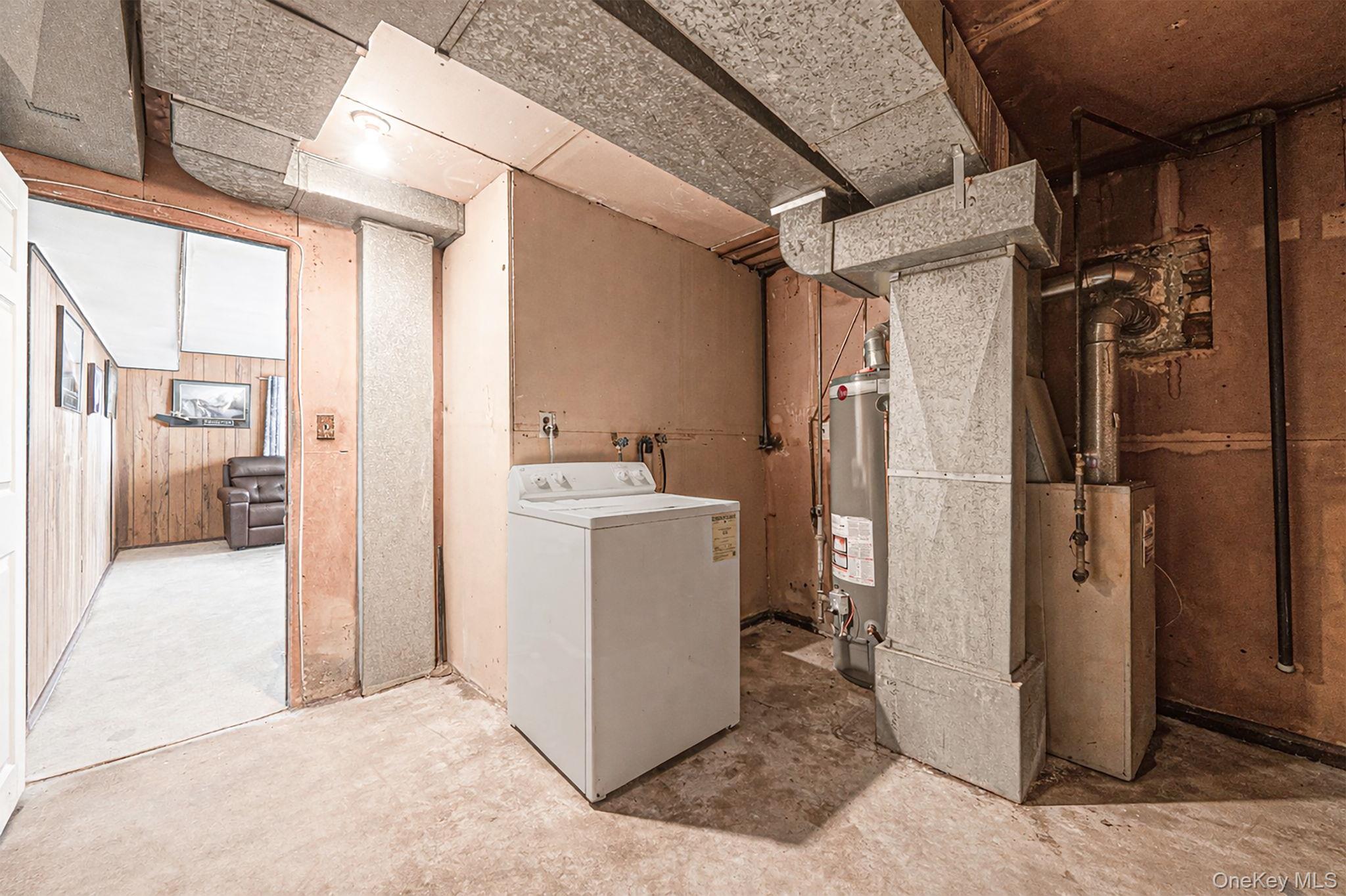 Single Family Centerwood  Suffolk County, NY 11704, MLS-975783-24