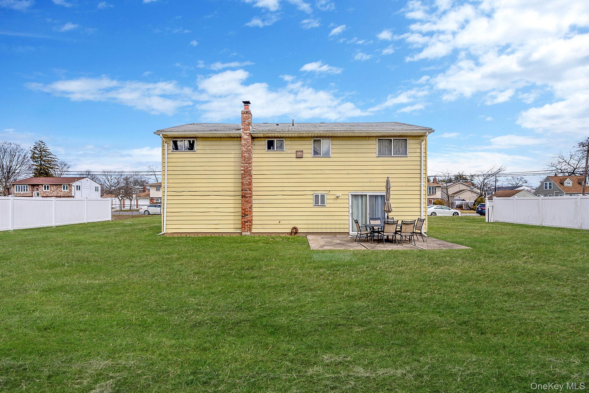 Single Family Centerwood  Suffolk County, NY 11704, MLS-975783-28