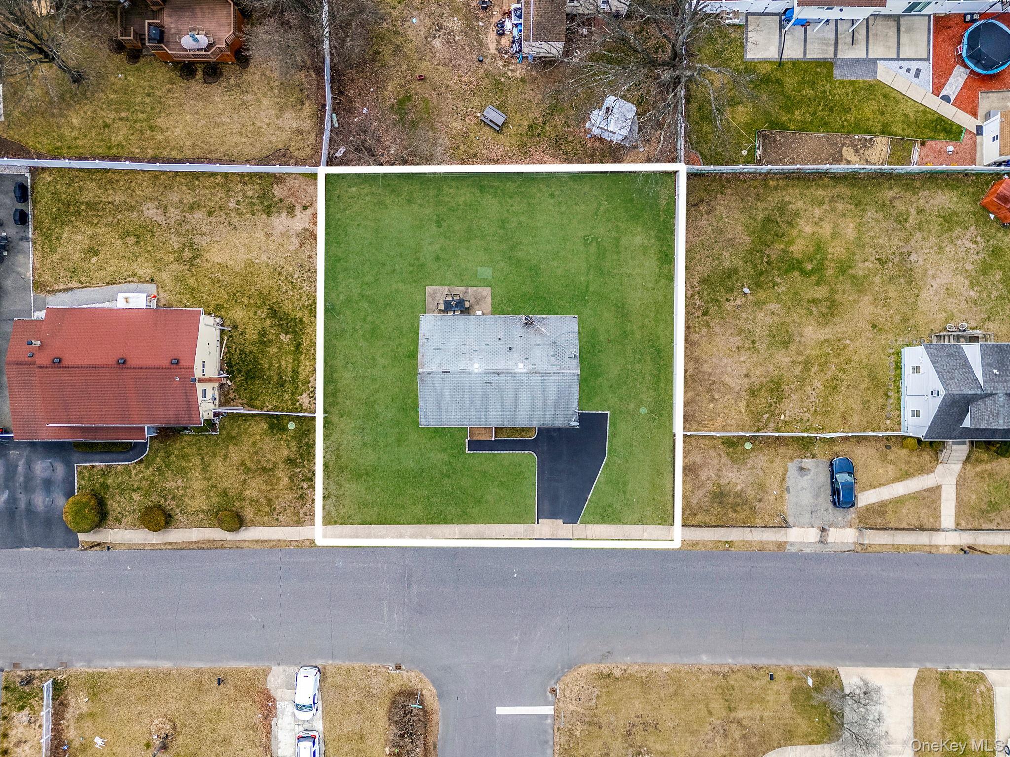 Single Family Centerwood  Suffolk County, NY 11704, MLS-975783-31